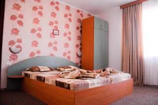 Отель Georgievi Hotel Приморско Двухместный номер с 1 кроватью и балконом (для 2 взрослых и 1 ребенка)-6