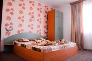 Отель Georgievi Hotel Приморско Двухместный номер с 1 кроватью и балконом (для 2 взрослых и 1 ребенка)-10