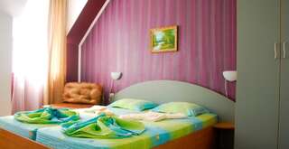 Отель Georgievi Hotel Приморско Двухместный номер с 1 кроватью и балконом (для 2 взрослых и 1 ребенка)-3